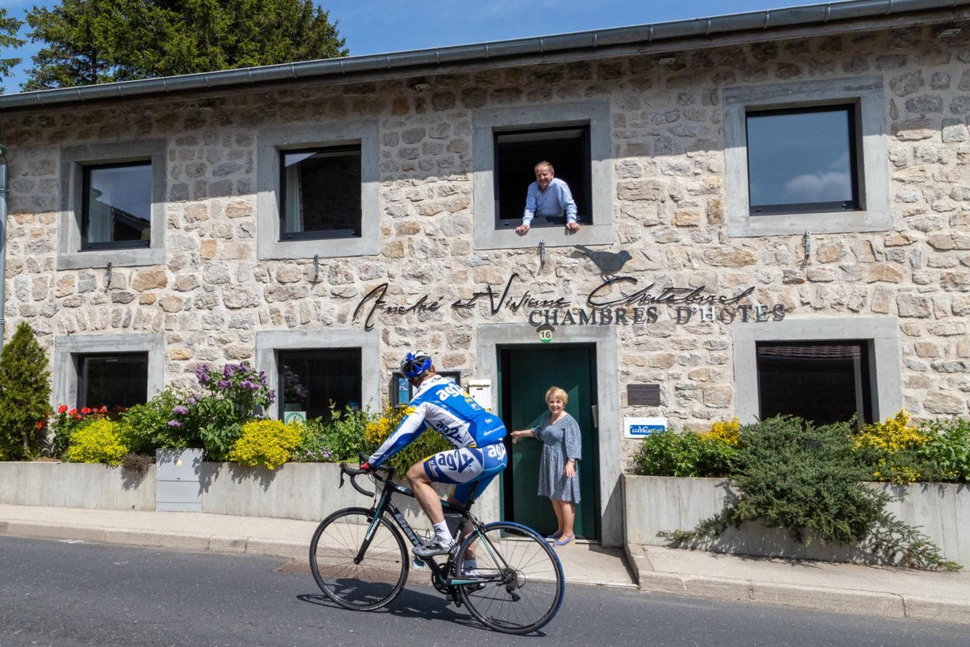 Andre Et Viviane Chatelard - Chambres D'Hotes Saint-Bonnet-le-Froid Exterior foto